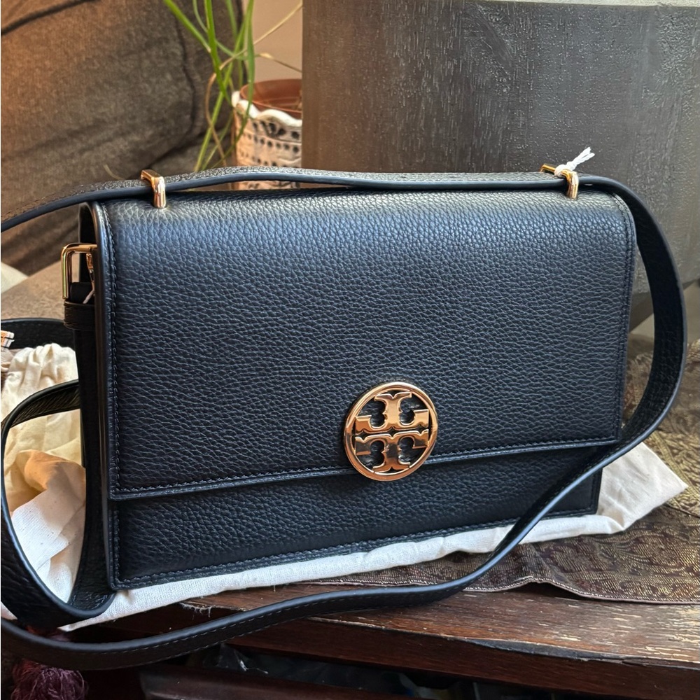 Authentic TORY BURCH Leather Double T magnetic flap shoulder/Crosby convertible